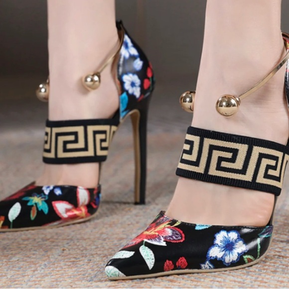 Black and Red High Heeled Sandals with Stiletto Design and Geometric Pat… - Picture 2 of 12